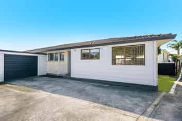 1/319 Roscommon Road, Manurewa