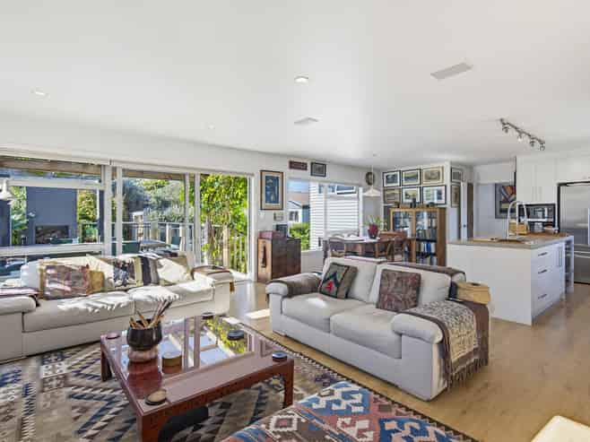 2 Tui Road, Raumati Beach