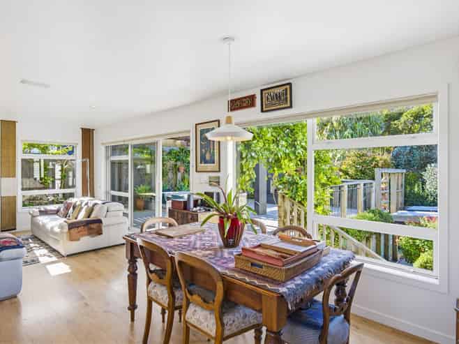 2 Tui Road, Raumati Beach