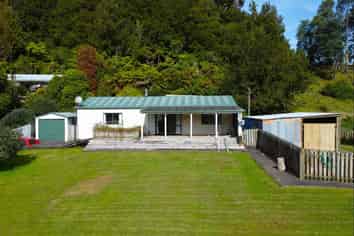 7 and 7A Kahu Street, Ohura