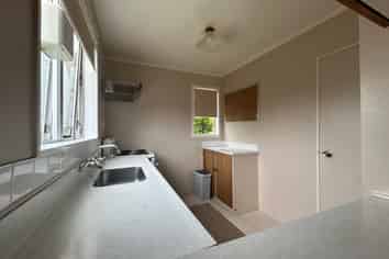 99A Allington Rd, Karori