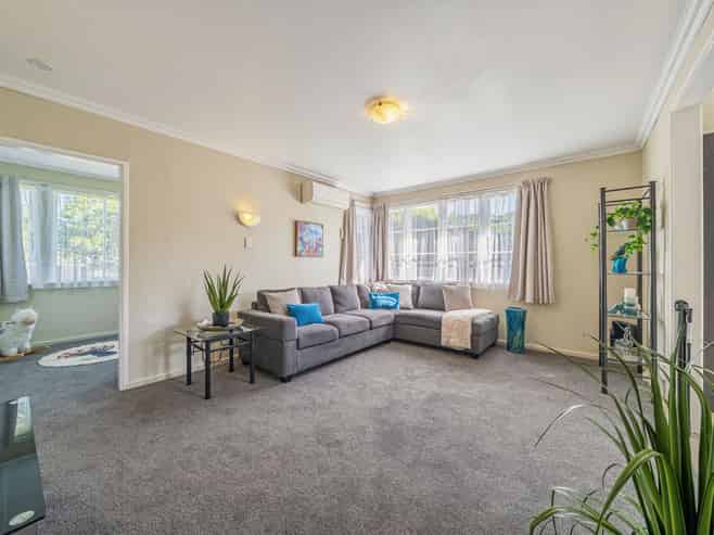 82 Pine Avenue, Ebdentown