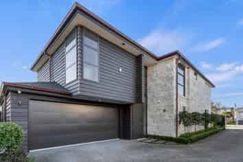 10 Greenfield Road, Epsom