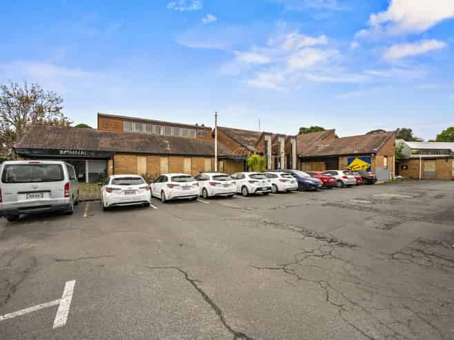 Prime metro zoned site opposite WestCity