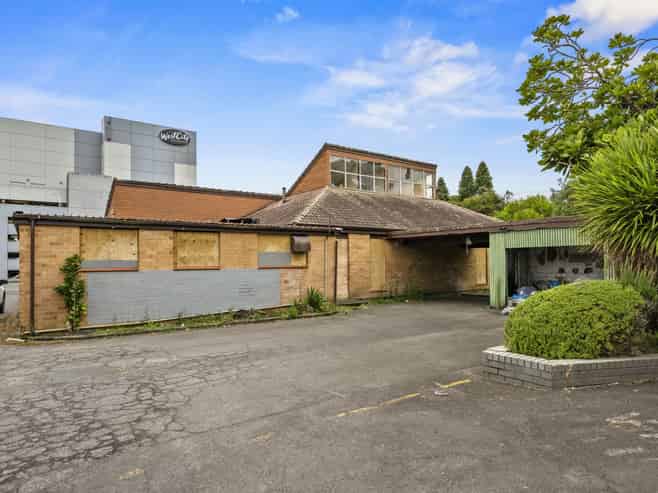 Prime metro zoned site opposite WestCity