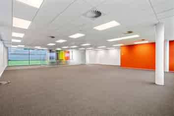 253M² OFFICE / 78M² STORAGE
