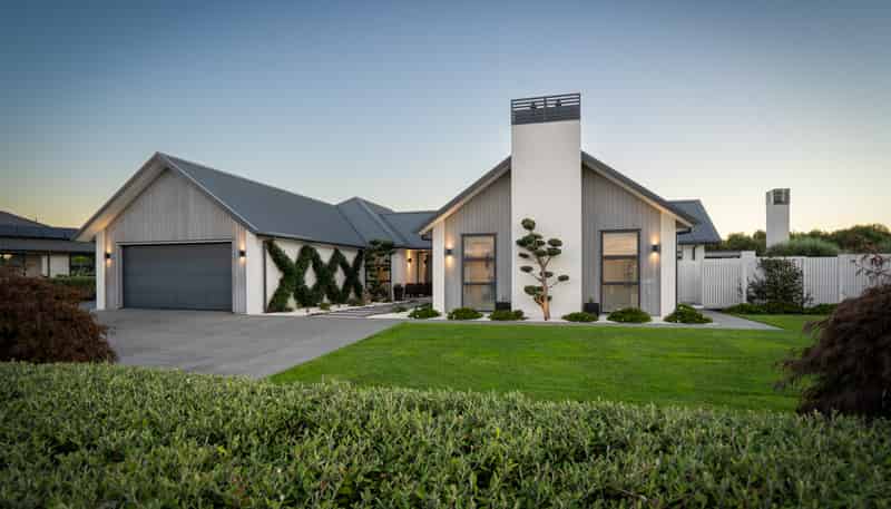 25 Mike Smith Drive, Cambridge