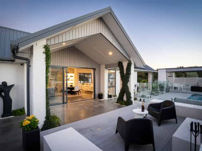 25 Mike Smith Drive, Cambridge