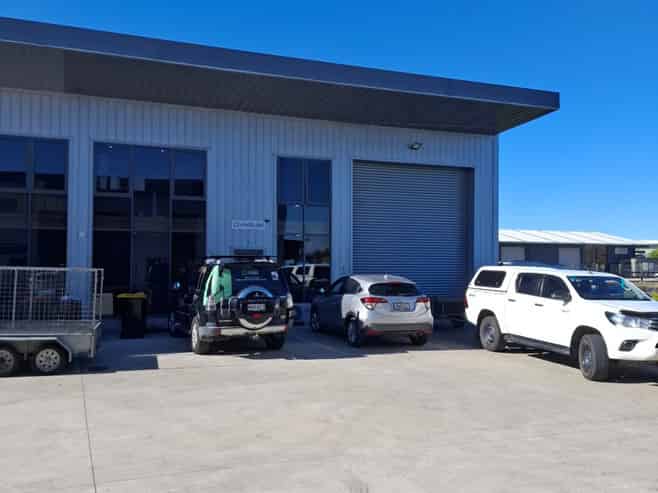 Modern Tilt-Slab Unit – South Oak Park