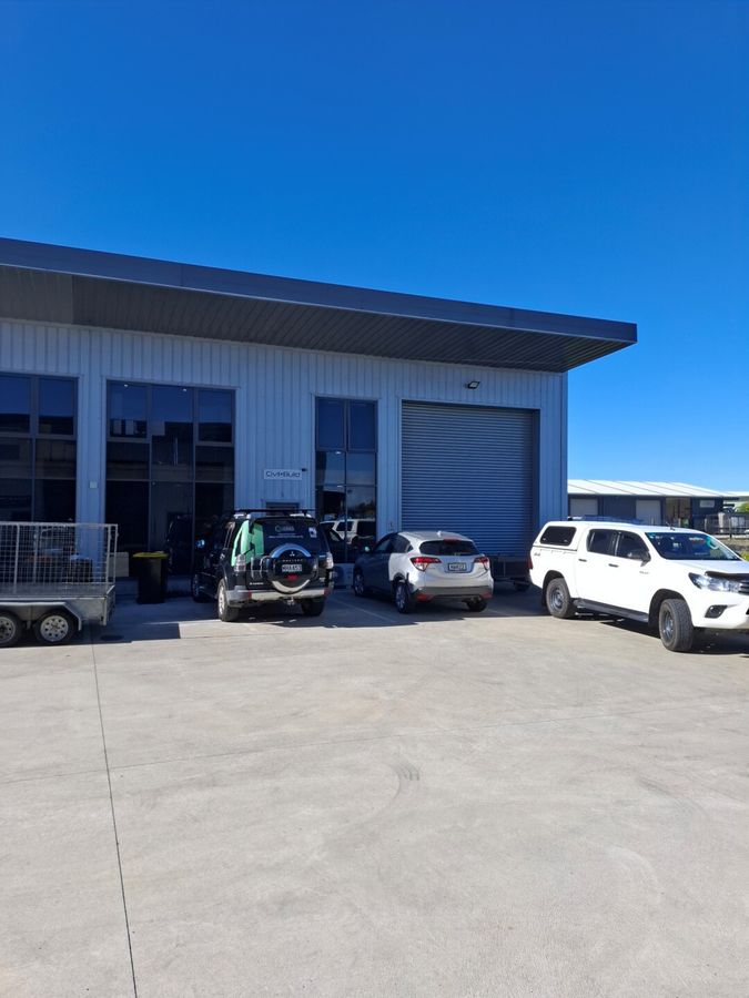 Modern Tilt-Slab Unit – South Oak Park – pohled 2