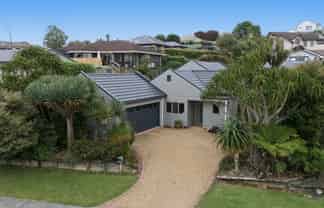 250 Castlewold Drive, Bethlehem