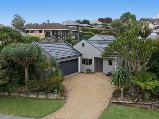 250 Castlewold Drive, Bethlehem