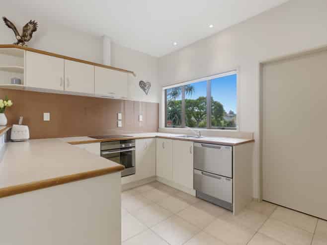 250 Castlewold Drive, Bethlehem