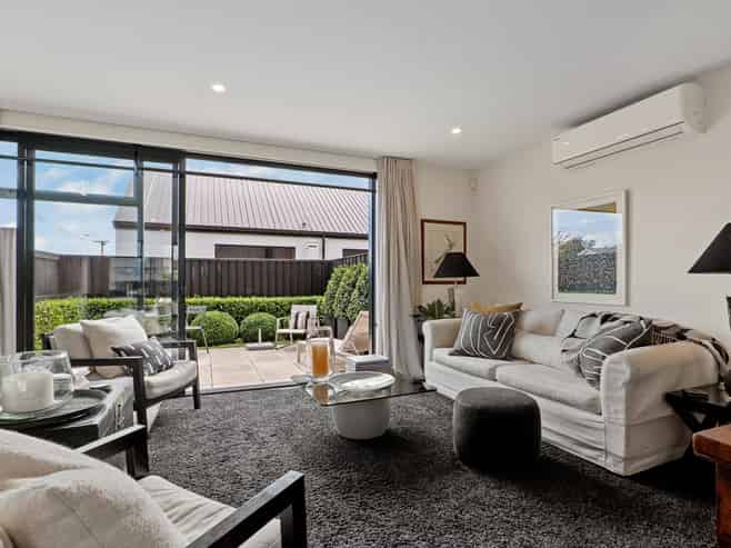 2 Bretts Road, Saint Albans