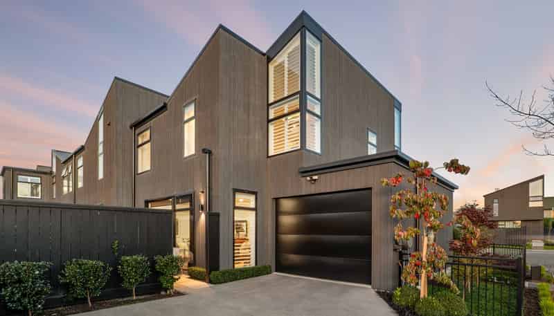 2 Bretts Road, Saint Albans