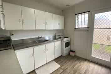 32B Lush Avenue, Saint Johns