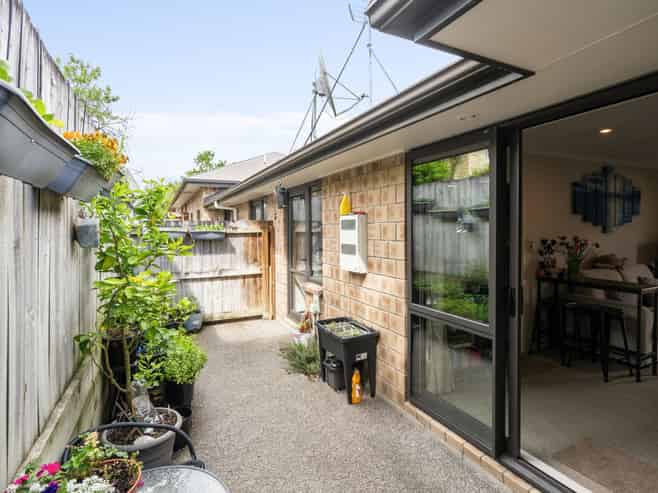 7/99 Lake Road, Frankton