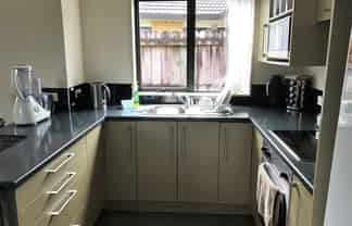 5B Raphoe Rd, Flat Bush