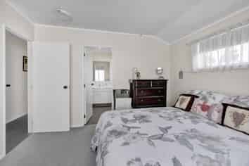 21 Robson Street, NORMANBY