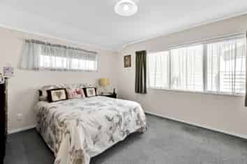 21 Robson Street, NORMANBY