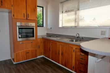 104 Hillcrest Rd, Raumati South