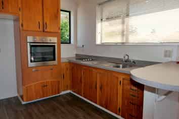 104 Hillcrest Rd, Raumati South