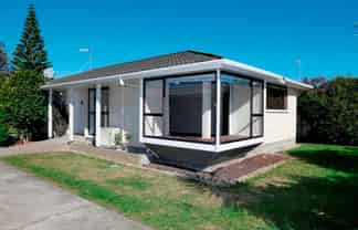 104 Hillcrest Rd, Raumati South