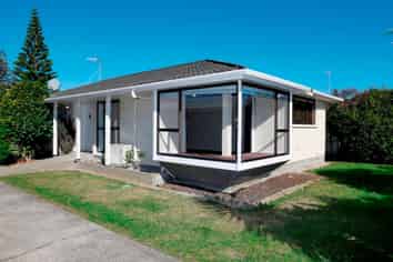 104 Hillcrest Rd, Raumati South