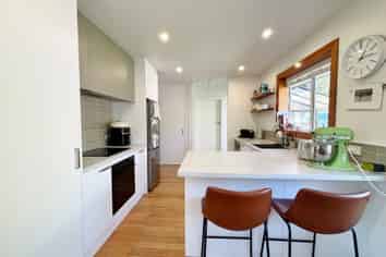 42 Gregan Cr, Burnside