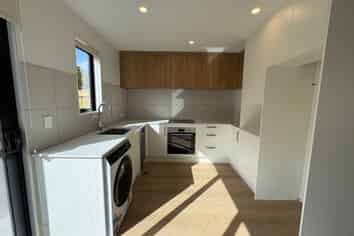 2/146 Blenheim Road, Riccarton