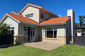 6 Garvan Glen - Huge Spacious Home, Pyes Pa