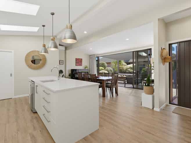 77B Beach Road, Otumoetai