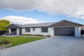 32 Plunket Street, OMAKAU