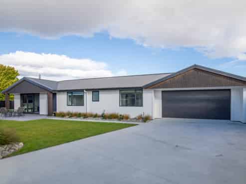 32 Plunket Street, Omakau