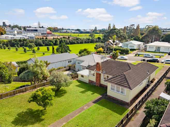 30A  Fergusson Avenue, Sandringham
