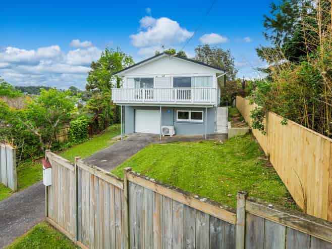1 Phillipa Place, Browns Bay