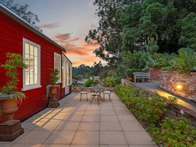 1 Main Road, Governors Bay