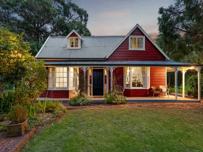 1 Main Road, Governors Bay