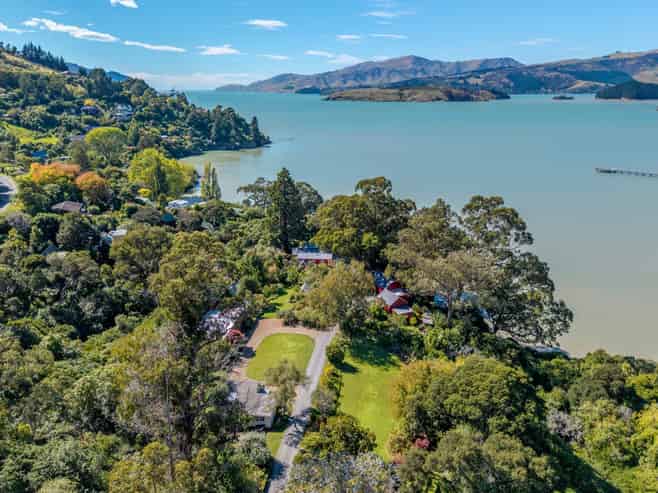 1 Main Road, Governors Bay