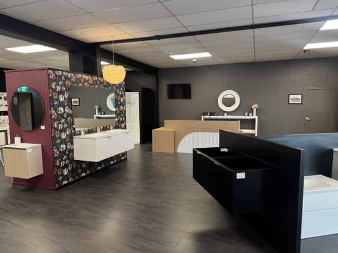 High Profile Showroom / Trade Retail