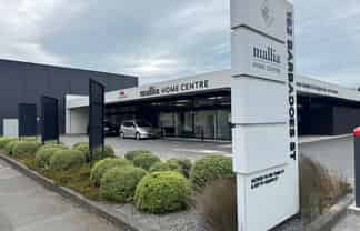 High Profile Showroom / Trade Retail