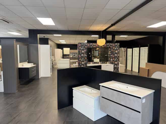 High Profile Showroom / Trade Retail