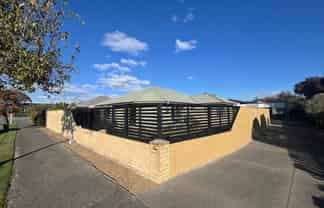 1b Amos Place, Shirley