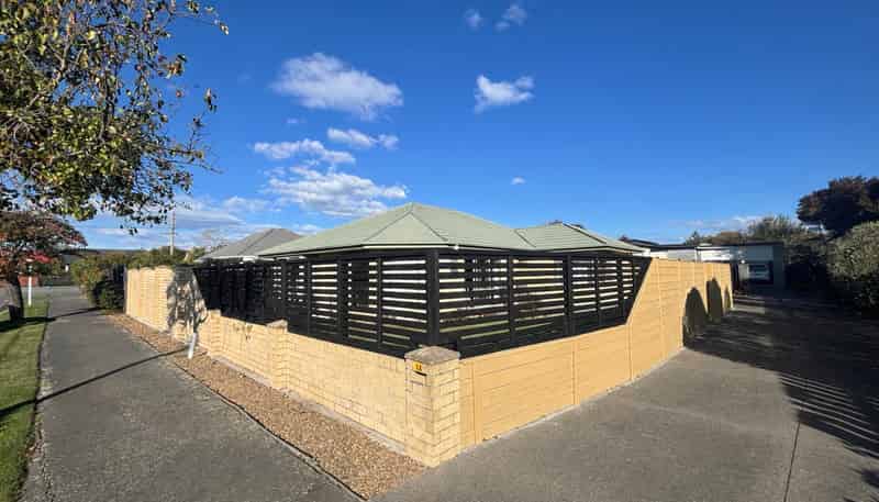 1b Amos Place, Shirley