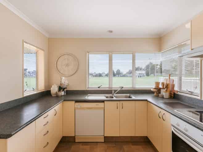 28B Pemberton Crescent, Greerton