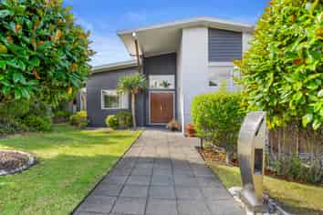 60 Chesterfield Way, Orewa