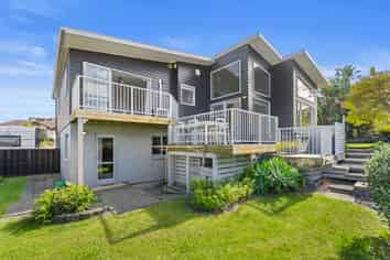 60 Chesterfield Way, Orewa