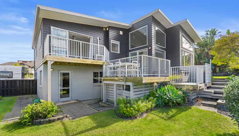60 Chesterfield Way, Orewa