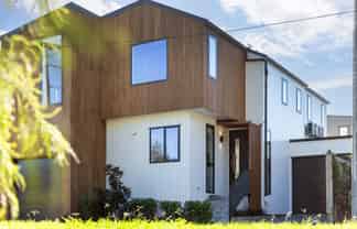 4/323 Riverside Drive, Waterloo