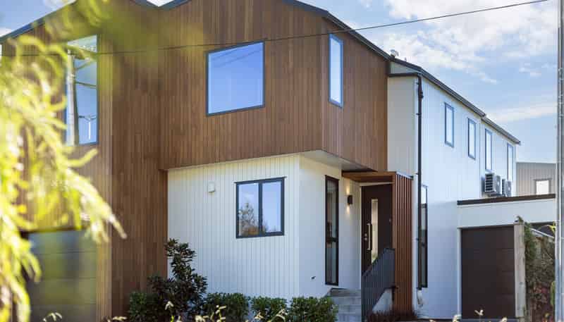 4/323 Riverside Drive, Waterloo